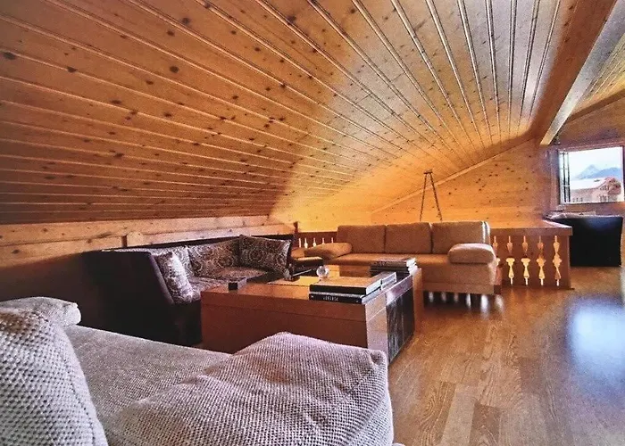 Warm Timbers Flat With Generous Living Area